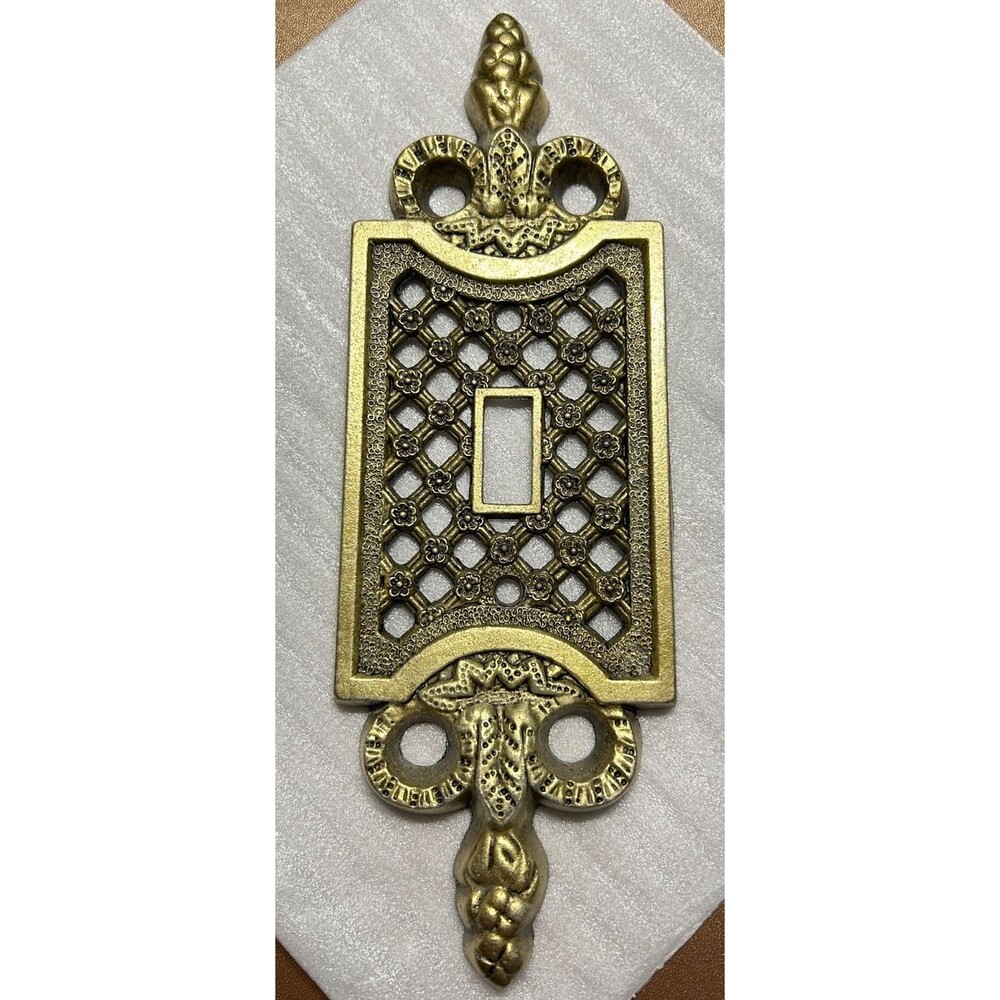 Vintage Victorian Ornate Single Toggle Switch Plate Cover Brass Tone Grille